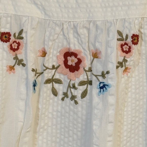 LC Lauren Conrad Cream Blouse with Floral Embroidery - Picture 3 of 4